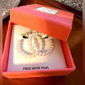 NIB PEARL FASHION HOOP EARRINGS